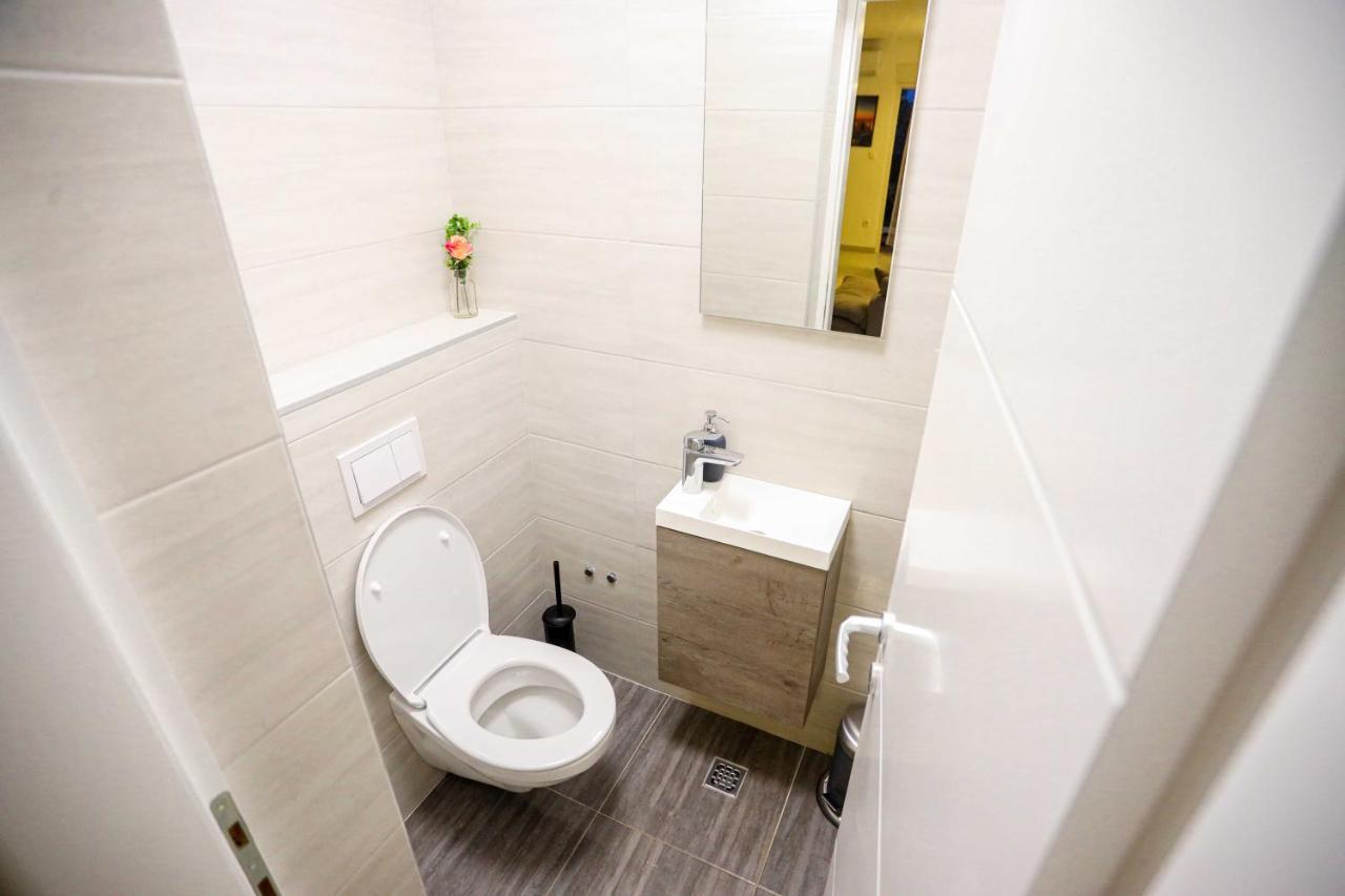 Apartment Castelli, 5 Stars Apartment Каштела Экстерьер фото